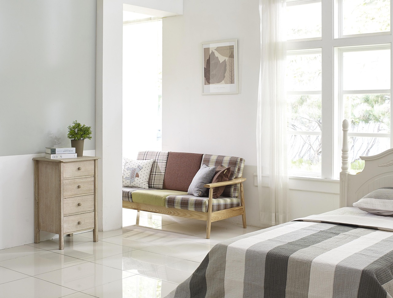 Minimalistische dusty pink slaapkamerdecor. Minimalistische dusty pink slaapkamerdecor.
