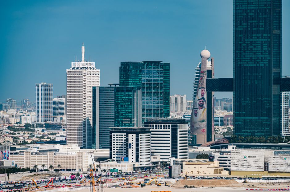 Dubai op canvas: waarom exotische landschappen je huis verlevendigen